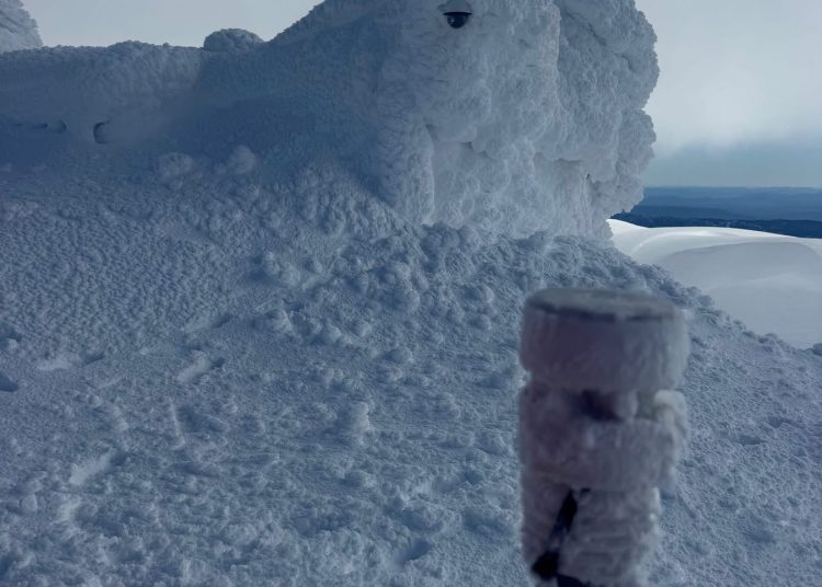Pogledajte vrh Čvrsnice koji je tri metra pod snijegom: Meteorološka stanica izvan funkcije
