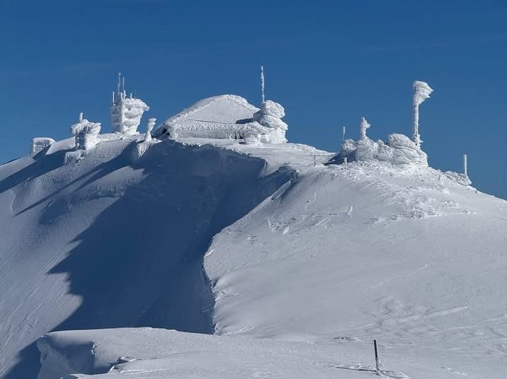 Pogledajte vrh Čvrsnice koji je tri metra pod snijegom: Meteorološka stanica izvan funkcije