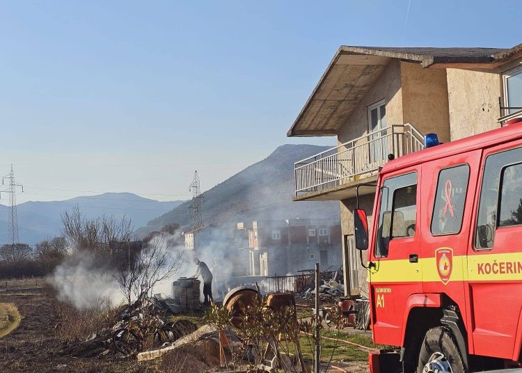 Izbio požar na Kočerinu: Intervenirali DVD Kočerin i PVP Široki Brijeg