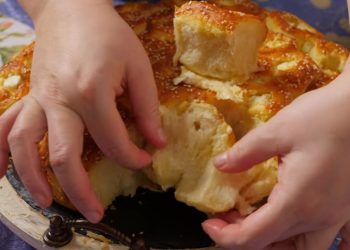 Pecivo koje se lista pod prstima i topi u ustima: Napravite rolovanu pogaču sa sirom