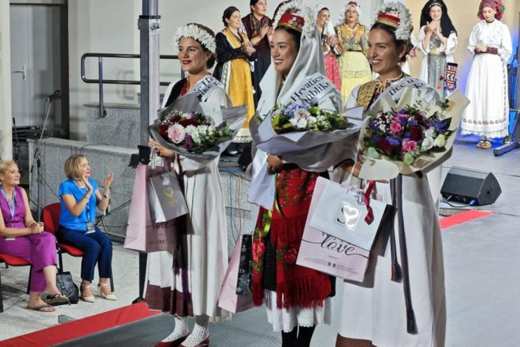 Želiš biti najljepša Hrvatica u narodnoj nošnji izvan domovine? Evo kako se možeš prijaviti!