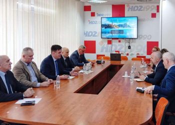 Američki diplomat s novim hrvatskim blokom: Razgovor o izborima i stabilnosti