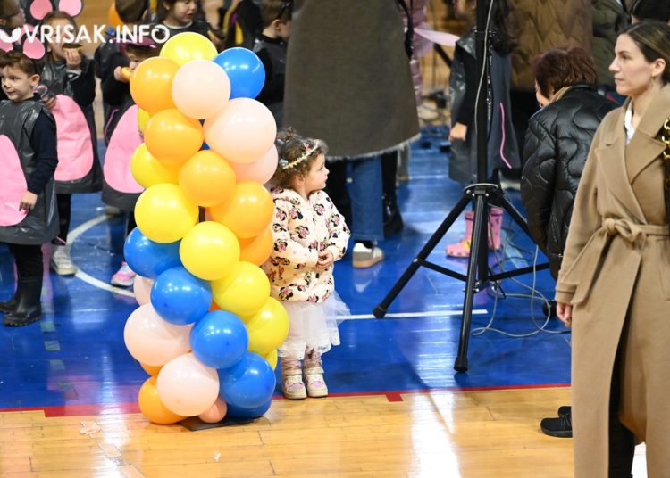 Široki Brijeg pretvoren u carstvo mašte: Pokladni dan oduševio mališane