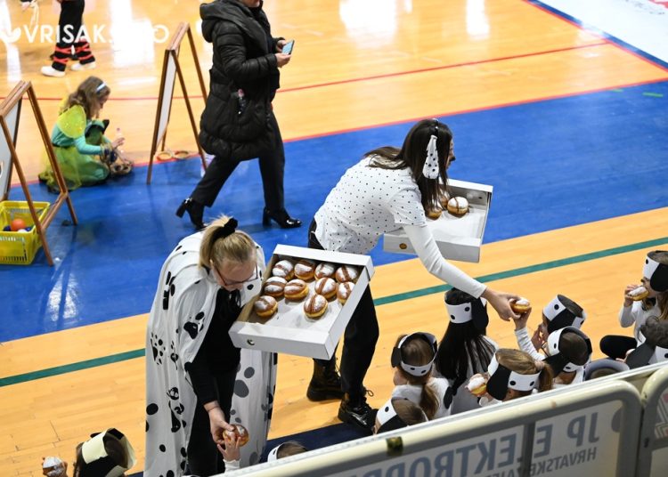 Široki Brijeg pretvoren u carstvo mašte: Pokladni dan oduševio mališane