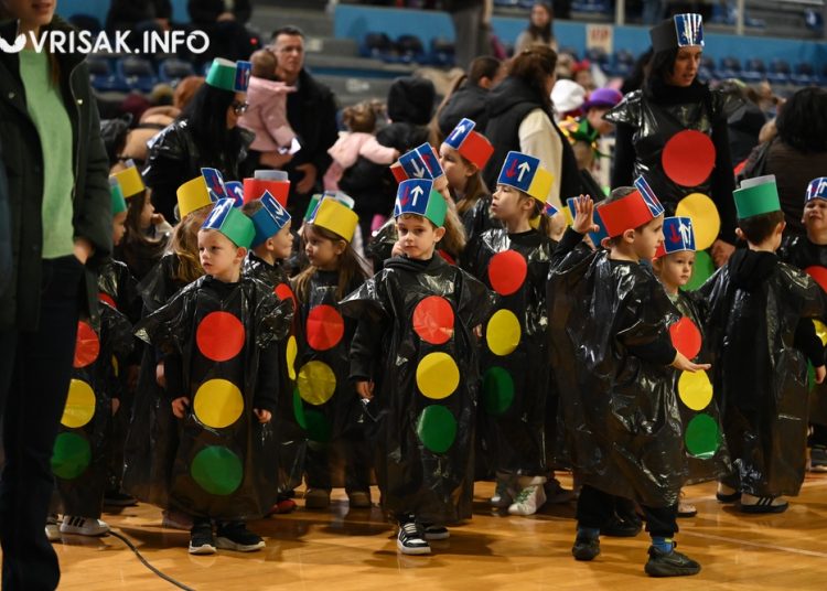 Široki Brijeg pretvoren u carstvo mašte: Pokladni dan oduševio mališane