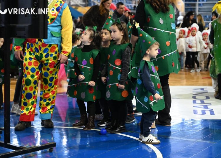 Široki Brijeg pretvoren u carstvo mašte: Pokladni dan oduševio mališane