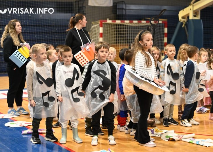 Široki Brijeg pretvoren u carstvo mašte: Pokladni dan oduševio mališane