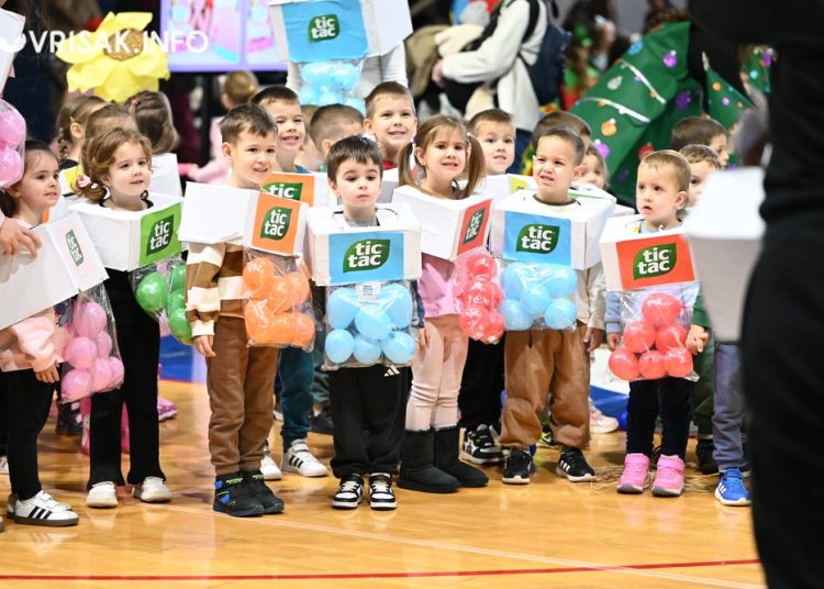 Široki Brijeg pretvoren u carstvo mašte: Pokladni dan oduševio mališane