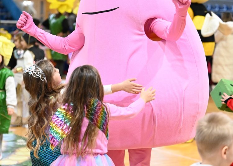 Široki Brijeg pretvoren u carstvo mašte: Pokladni dan oduševio mališane