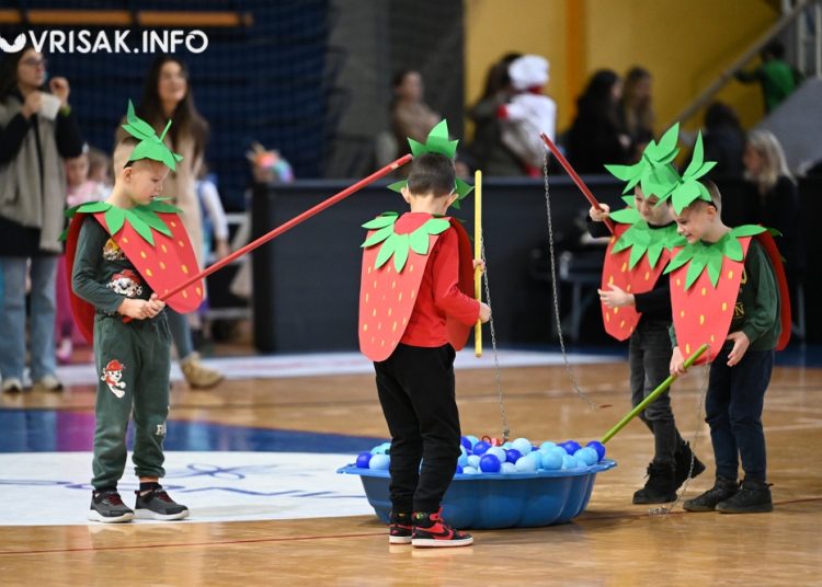 Široki Brijeg pretvoren u carstvo mašte: Pokladni dan oduševio mališane