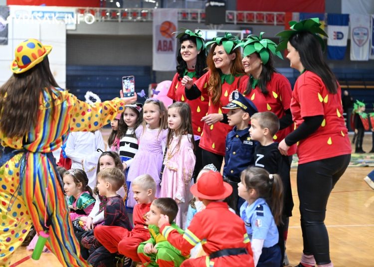 Široki Brijeg pretvoren u carstvo mašte: Pokladni dan oduševio mališane