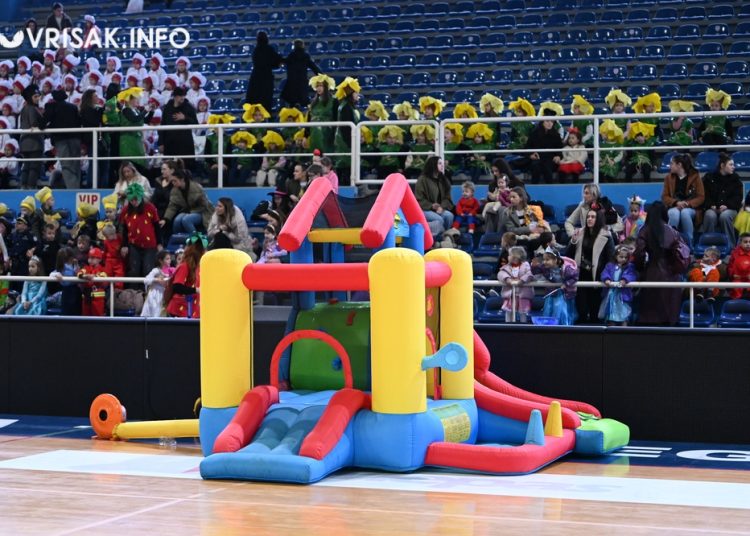 Široki Brijeg pretvoren u carstvo mašte: Pokladni dan oduševio mališane