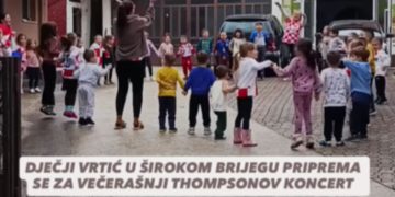 (VIDEO) Širokobriješki mališani se pripremaju za večerašnji Thompsonov koncert