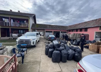 SIPA uhitila 15 osoba, zaplijenjeno 10 tona duhana i oružje