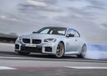 Na ljeto stiže BMW M2 s pogonom na sve kotače i 530 KS