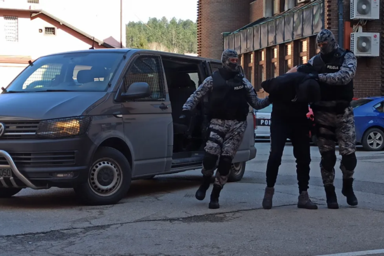 Uhićene četiri osobe zbog trgovine ljudima, među njima i policajci