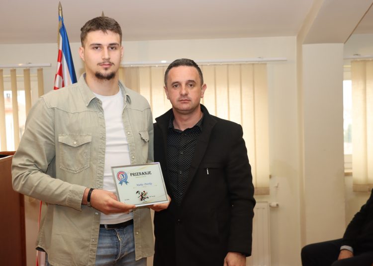 Svečano uručena godišnja priznanja najboljim športašima u Posušju
