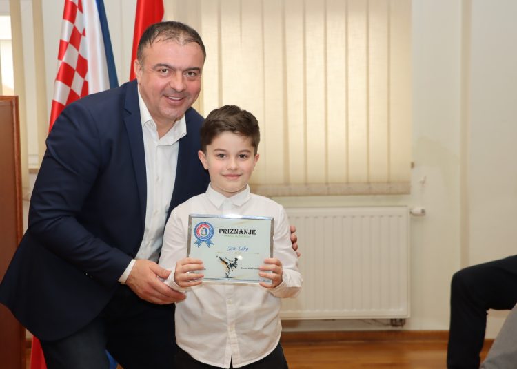 Svečano uručena godišnja priznanja najboljim športašima u Posušju