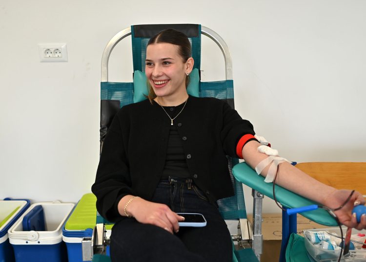 Srednjoškolci u Ljubuškom darovali 54 doze krvi