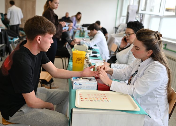 Srednjoškolci u Ljubuškom darovali 54 doze krvi