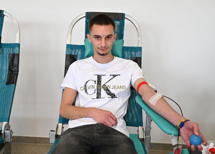 Srednjoškolci u Ljubuškom darovali 54 doze krvi