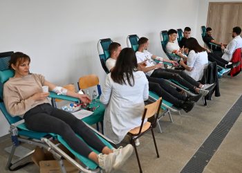 Srednjoškolci u Ljubuškom darovali 54 doze krvi