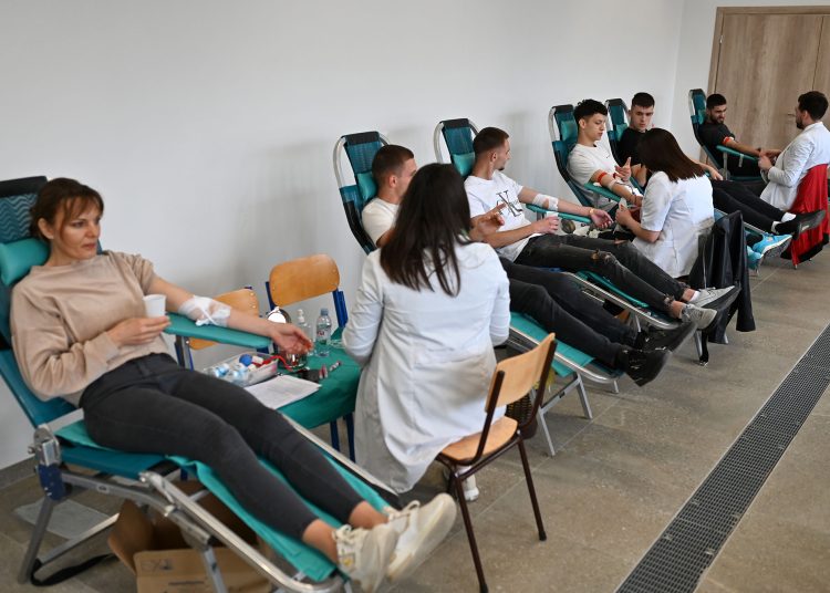 Srednjoškolci u Ljubuškom darovali 54 doze krvi