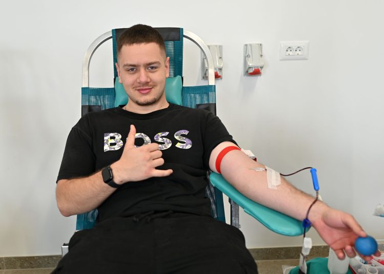 Srednjoškolci u Ljubuškom darovali 54 doze krvi