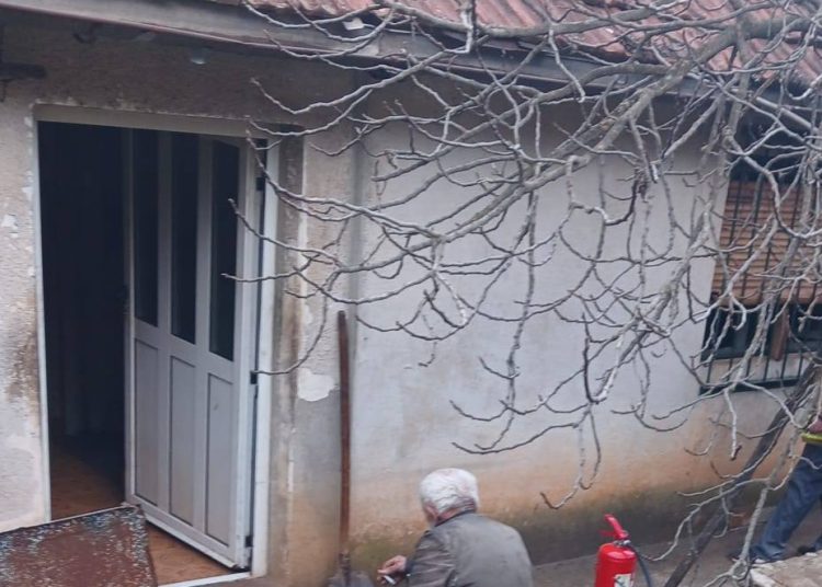 Drama u Kočerinu: Poštar primijetio dim, vatrogasci spriječili širenje požara