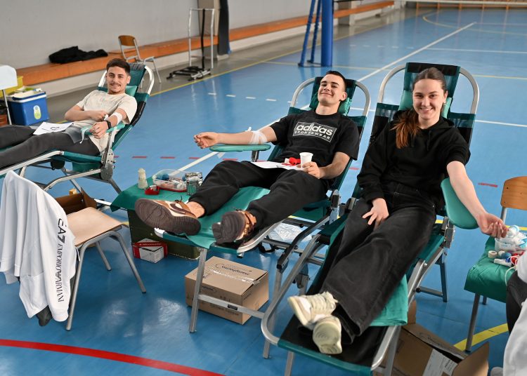 Široki Brijeg: Učenici i djelatnici Gimnazije fra Dominika Mandića darivali 33 doze krvi