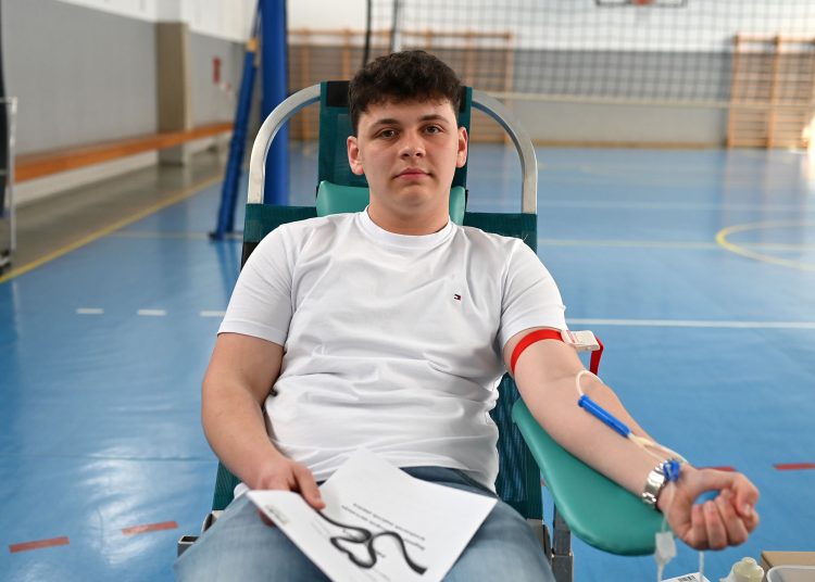 Široki Brijeg: Učenici i djelatnici Gimnazije fra Dominika Mandića darivali 33 doze krvi