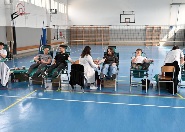 Široki Brijeg: Učenici i djelatnici Gimnazije fra Dominika Mandića darivali 33 doze krvi