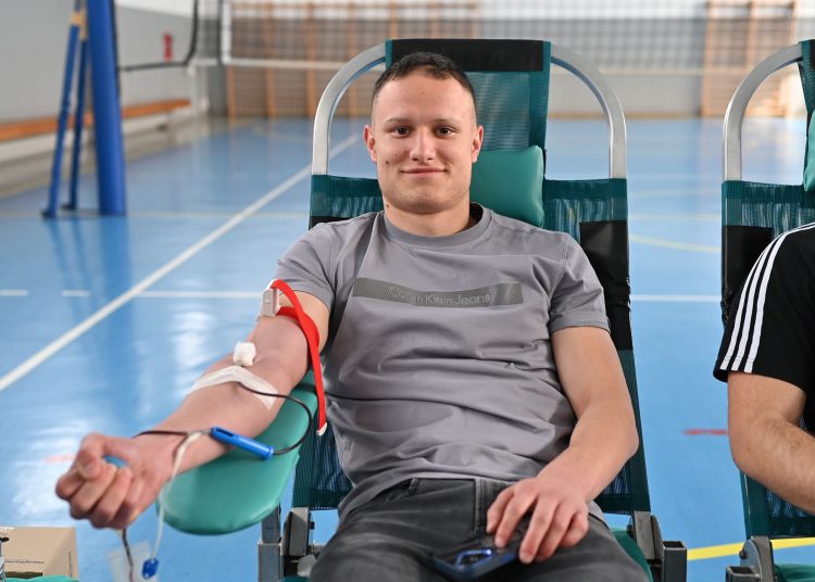 Široki Brijeg: Učenici i djelatnici Gimnazije fra Dominika Mandića darivali 33 doze krvi