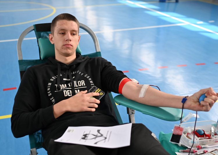 Široki Brijeg: Učenici i djelatnici Gimnazije fra Dominika Mandića darivali 33 doze krvi