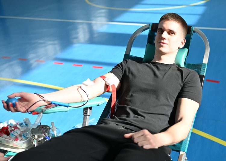 Široki Brijeg: Učenici i djelatnici Gimnazije fra Dominika Mandića darivali 33 doze krvi