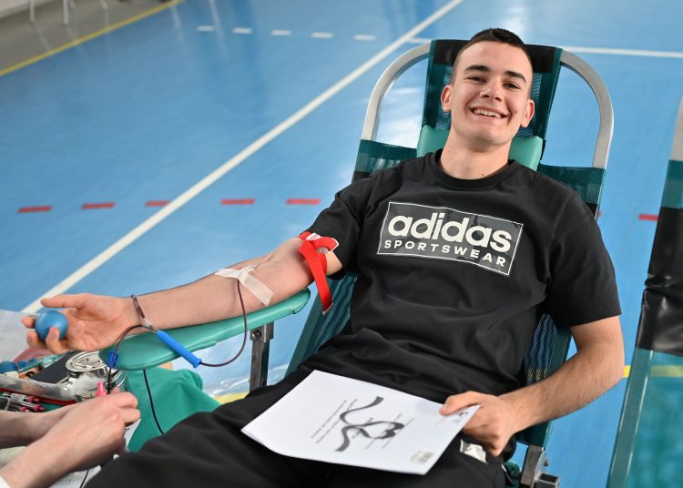 Široki Brijeg: Učenici i djelatnici Gimnazije fra Dominika Mandića darivali 33 doze krvi