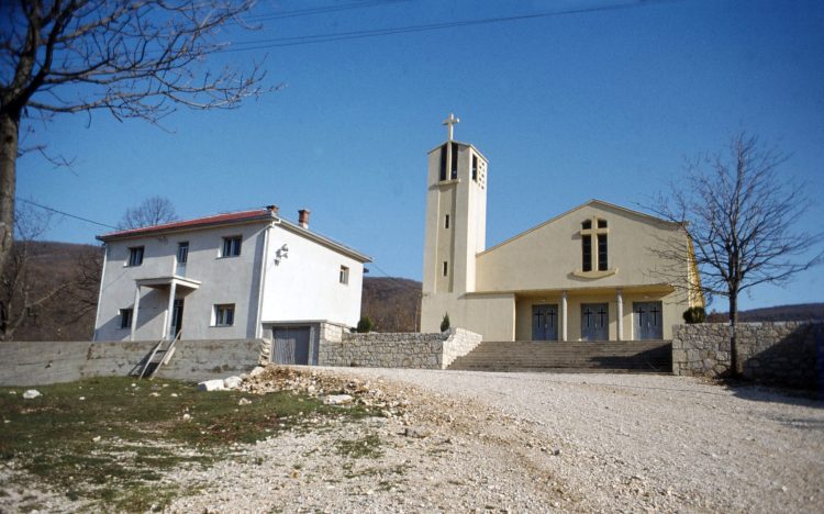 Povijest nastanka župe Crnač i gradnja crkve 1970.