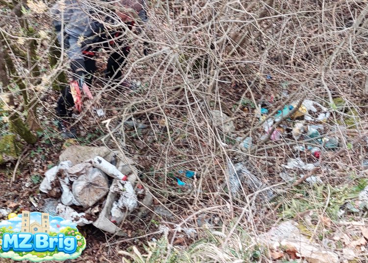 (VIDEO) Široki Brijeg: Velika zajednička akcija čišćenja mještana Uzarića i Briga za Križni put