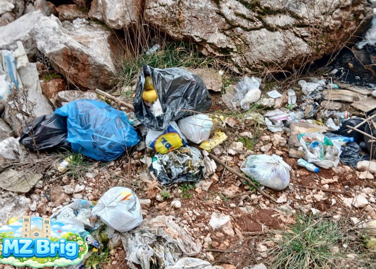 (VIDEO) Široki Brijeg: Velika zajednička akcija čišćenja mještana Uzarića i Briga za Križni put