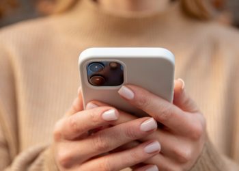 Apple navodno otvara Siri za alternativne chatboxove