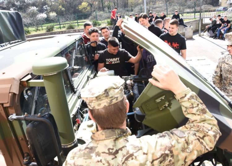 Čitluk: Učenicima SŠ dr. fra Slavka Barbarića predstavljen vojni poziv
