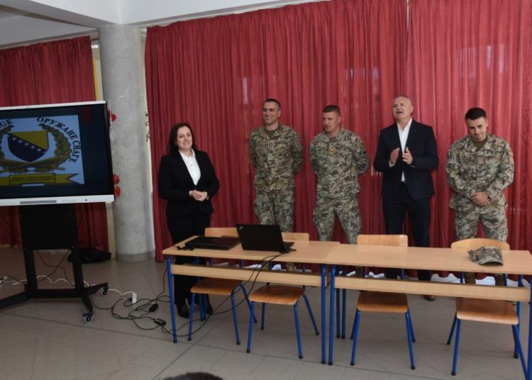 Čitluk: Učenicima SŠ dr. fra Slavka Barbarića predstavljen vojni poziv