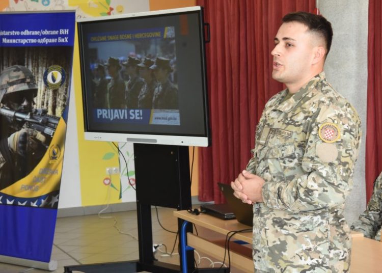 Čitluk: Učenicima SŠ dr. fra Slavka Barbarića predstavljen vojni poziv