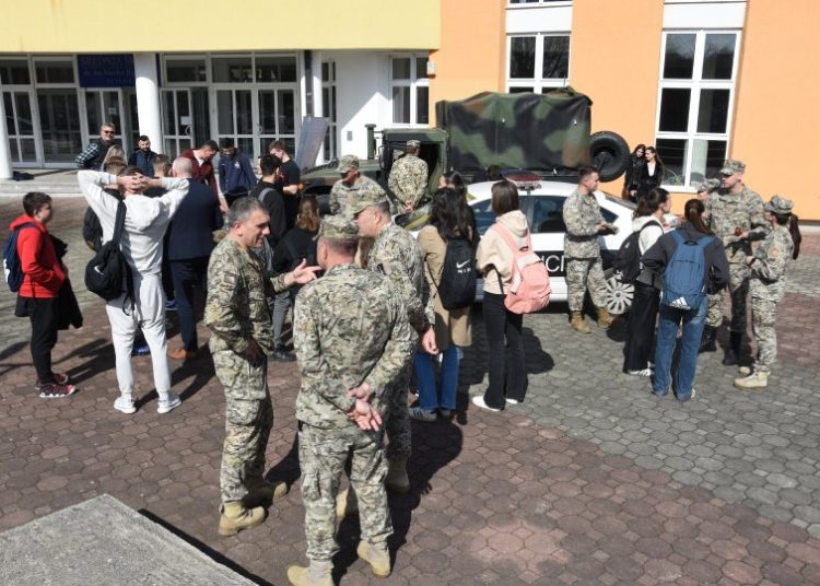 Čitluk: Učenicima SŠ dr. fra Slavka Barbarića predstavljen vojni poziv