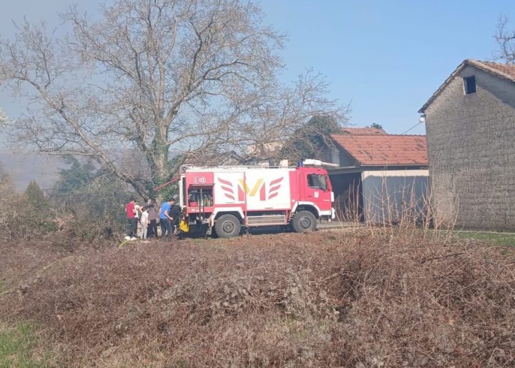 Požar u Širokom Brijegu: Prva intervencija DVD-a Uzarići