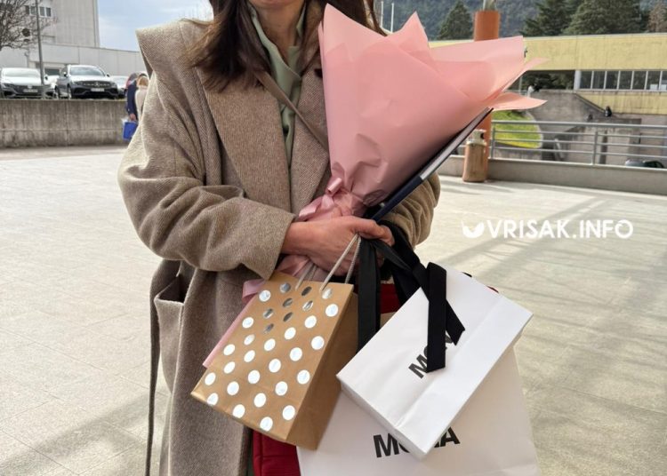 Uspješna doktorica Nikolina Penava u Mostaru obranila doktorsku disertaciju