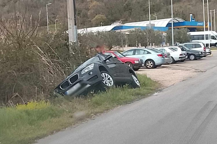 Prometna nezgoda u Ljubuškom: Vozilo sletjelo s ceste u Vitini