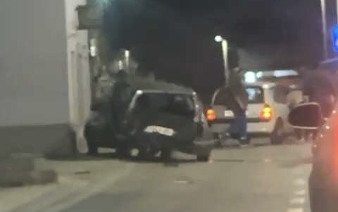 Detalji teža prometna nezgoda u Vitini: Povrijeđeni vozači i suvozačica