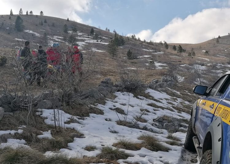 Brza reakcija GSS-a Široki Brijeg: Mladi vozač spašen na nepristupačnom terenu Čabulje