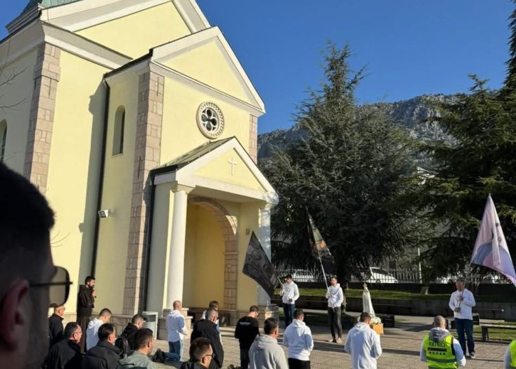 Molitveni hod “od crkve do crkve” u Ljubuškom: Marijini ratnici svjedočili vjeru